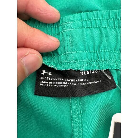 Under‎ Armour Mini Shorts Boys Size (OS) Green 100% Polyester Elastic Waist - Picture 3 of 4